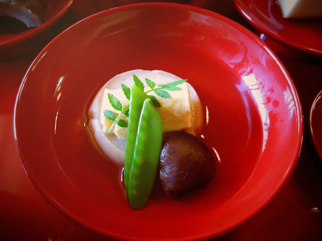 椀ものに入れた生麩